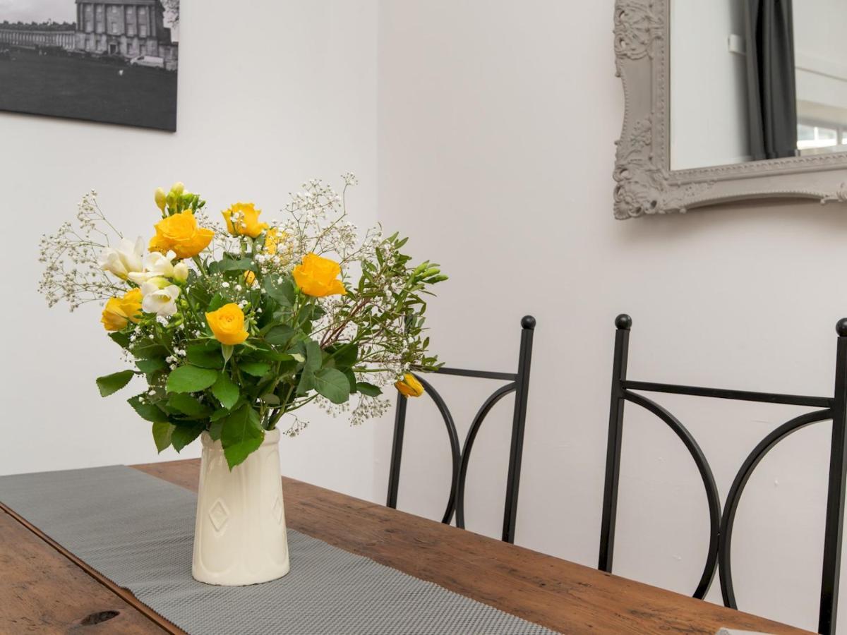 Pass The Keys Stylish 2 Bed Central Bath Apartment With Parking Esterno foto