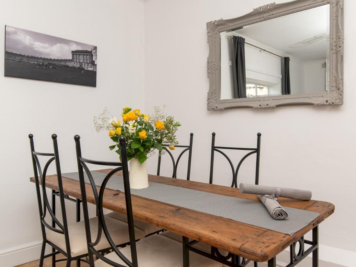 Pass The Keys Stylish 2 Bed Central Bath Apartment With Parking Esterno foto