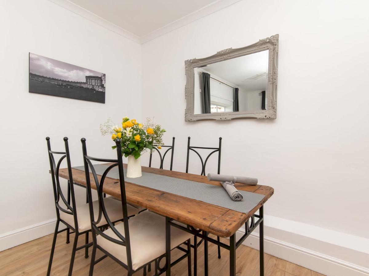 Pass The Keys Stylish 2 Bed Central Bath Apartment With Parking Esterno foto
