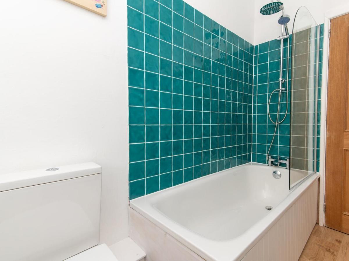 Pass The Keys Stylish 2 Bed Central Bath Apartment With Parking Esterno foto