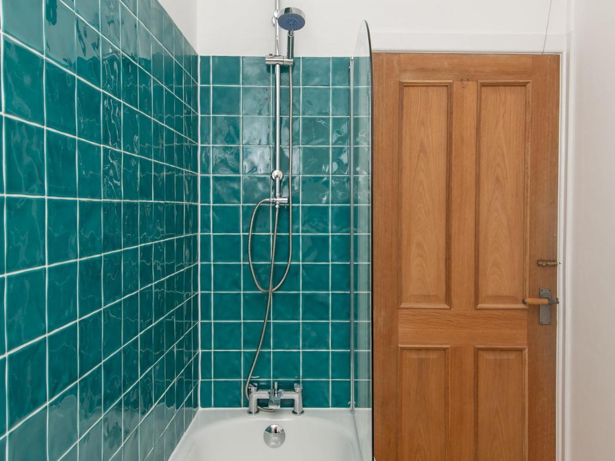 Pass The Keys Stylish 2 Bed Central Bath Apartment With Parking Esterno foto
