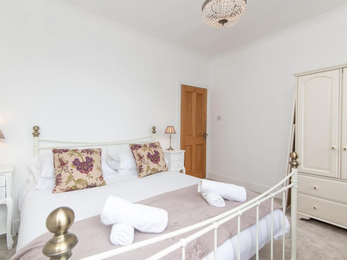 Pass The Keys Stylish 2 Bed Central Bath Apartment With Parking Esterno foto