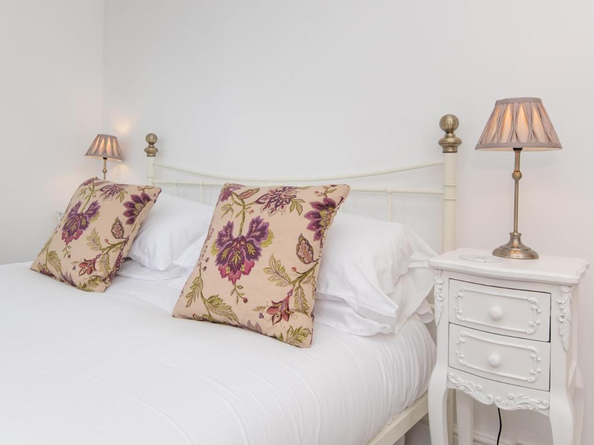Pass The Keys Stylish 2 Bed Central Bath Apartment With Parking Esterno foto