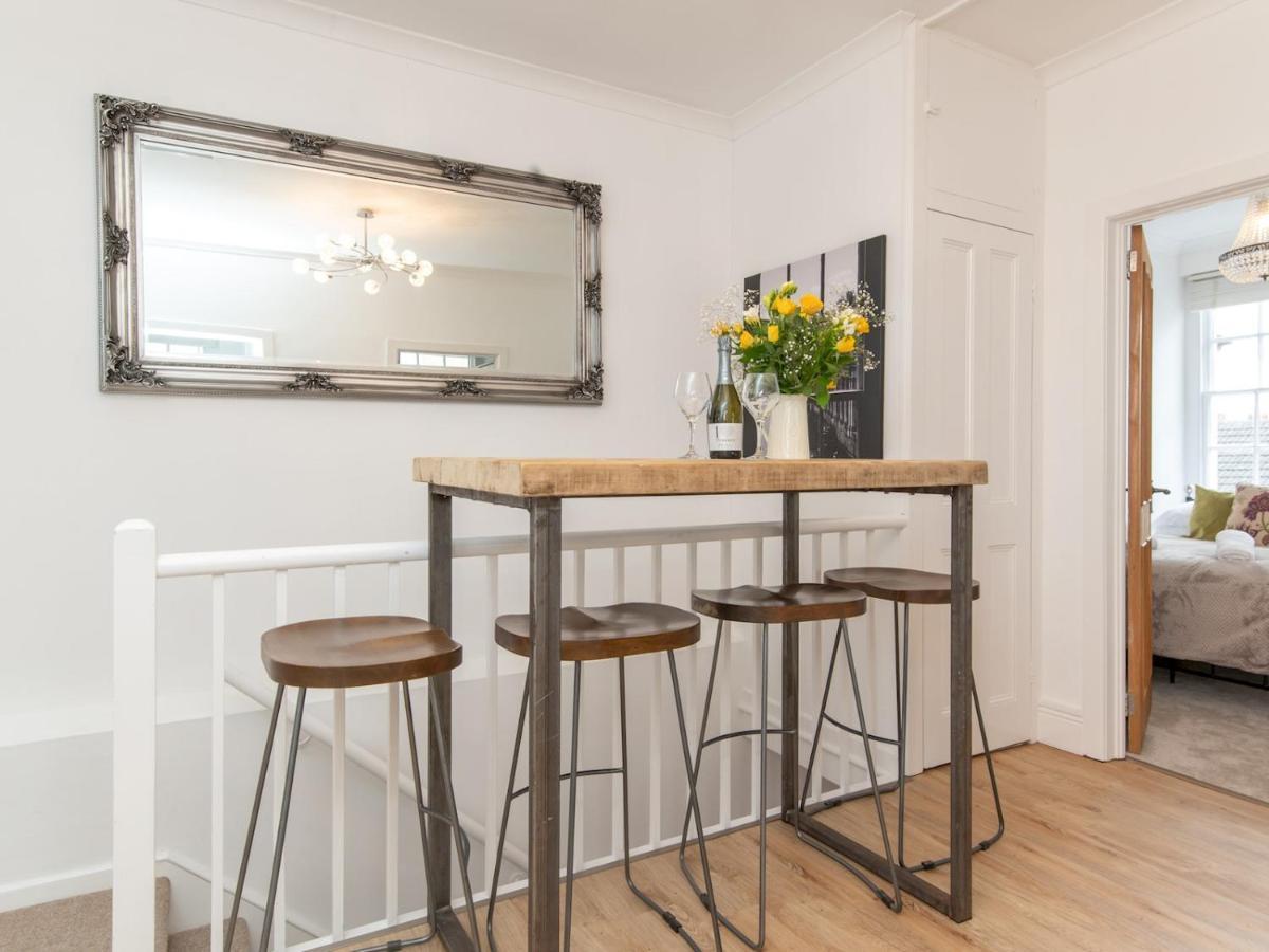 Pass The Keys Stylish 2 Bed Central Bath Apartment With Parking Esterno foto