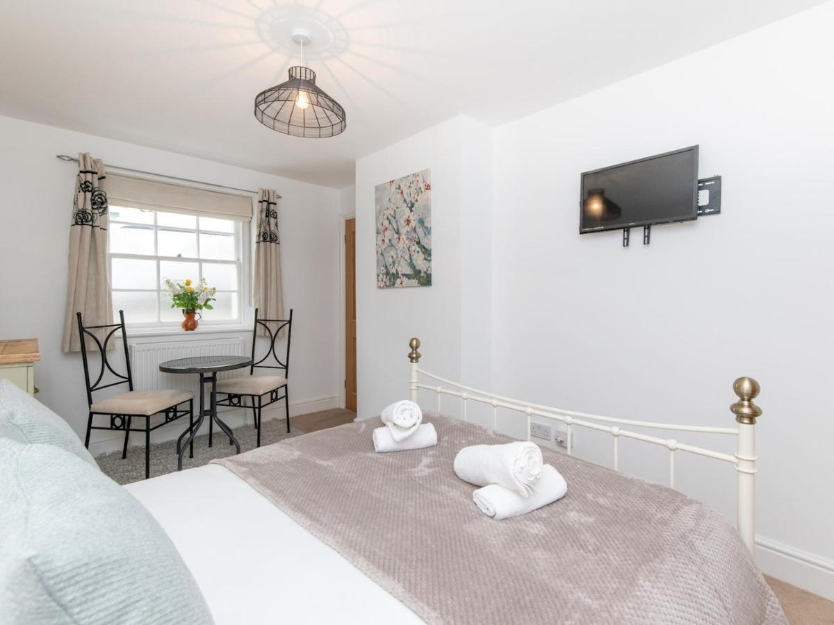 Pass The Keys Stylish 2 Bed Central Bath Apartment With Parking Esterno foto