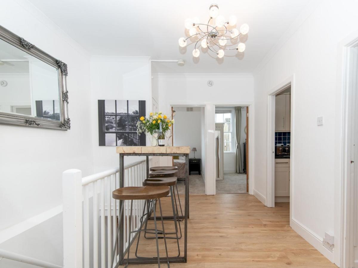 Pass The Keys Stylish 2 Bed Central Bath Apartment With Parking Esterno foto